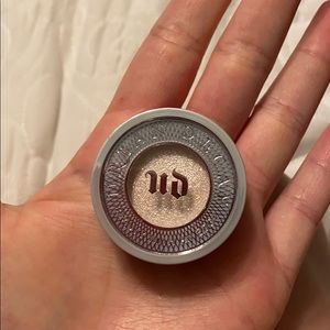 Urban decay COSMIC shadow